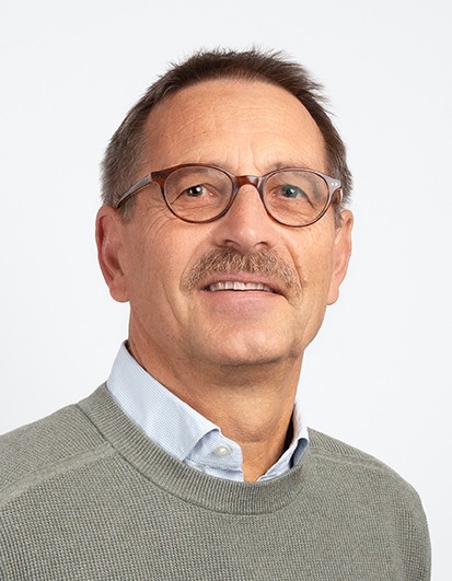 Prof. em. Dr.  Simon Löw